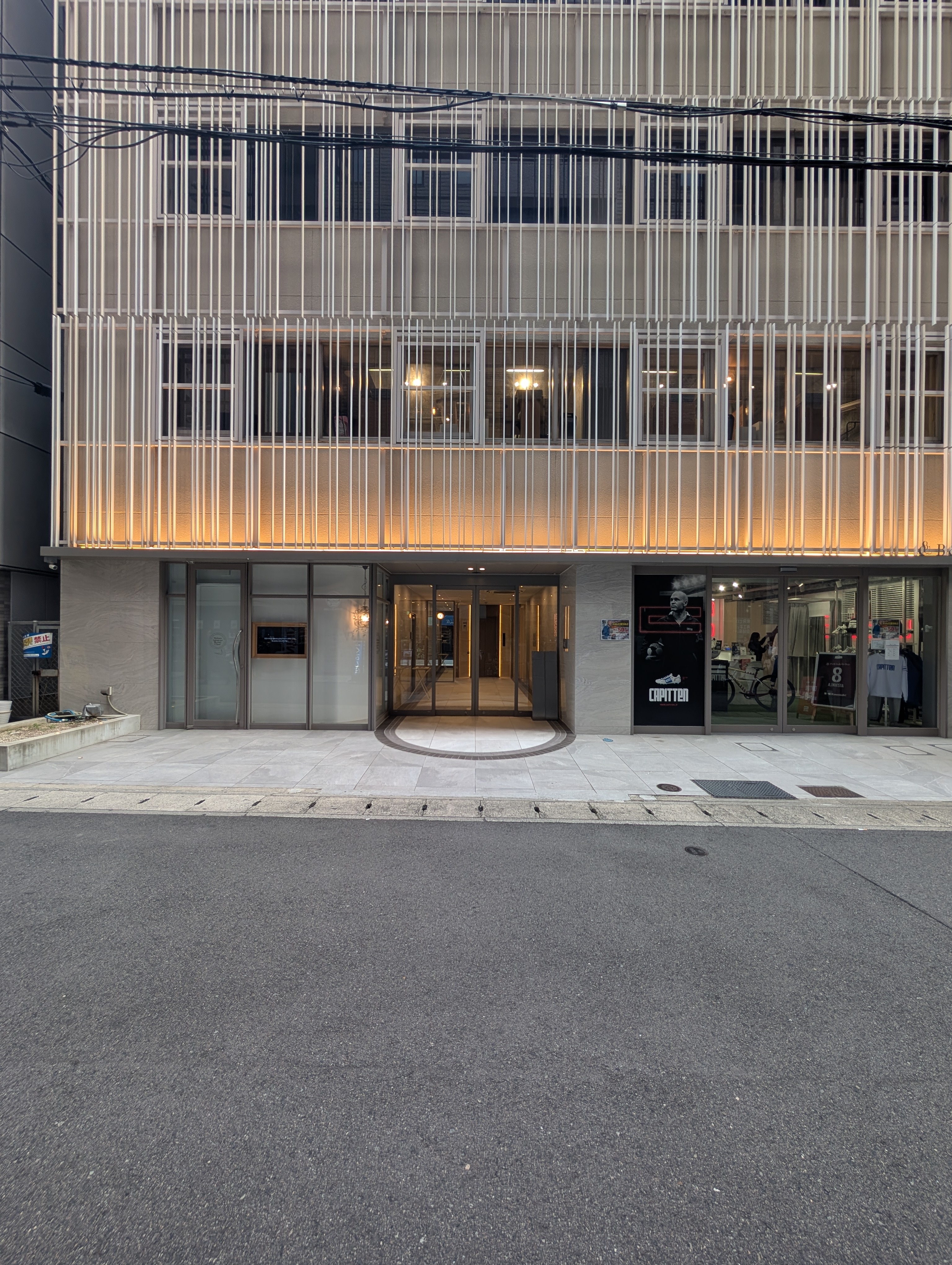 三ノ宮（14.21坪）の店舗物件画像 外観・内観1