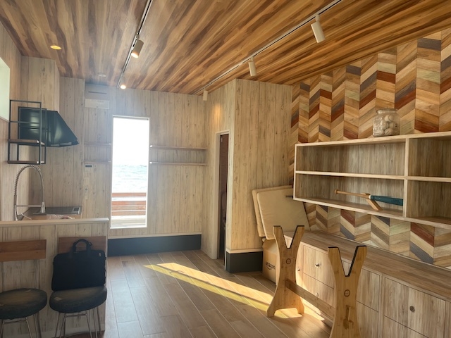 逗子（7.01坪）の店舗物件画像 外観・内観1