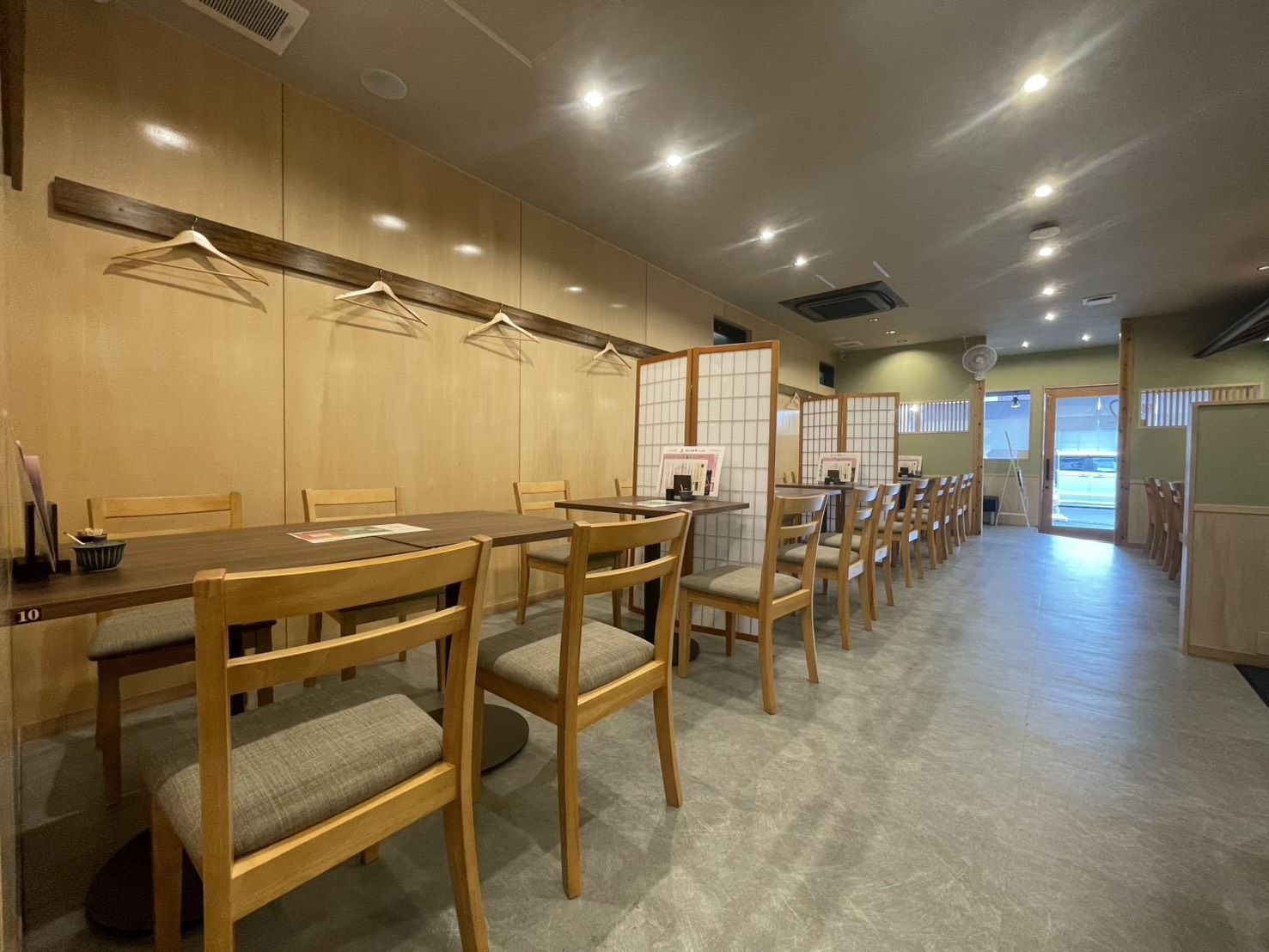 酒殿（21.83坪）の店舗物件画像 外観・内観1