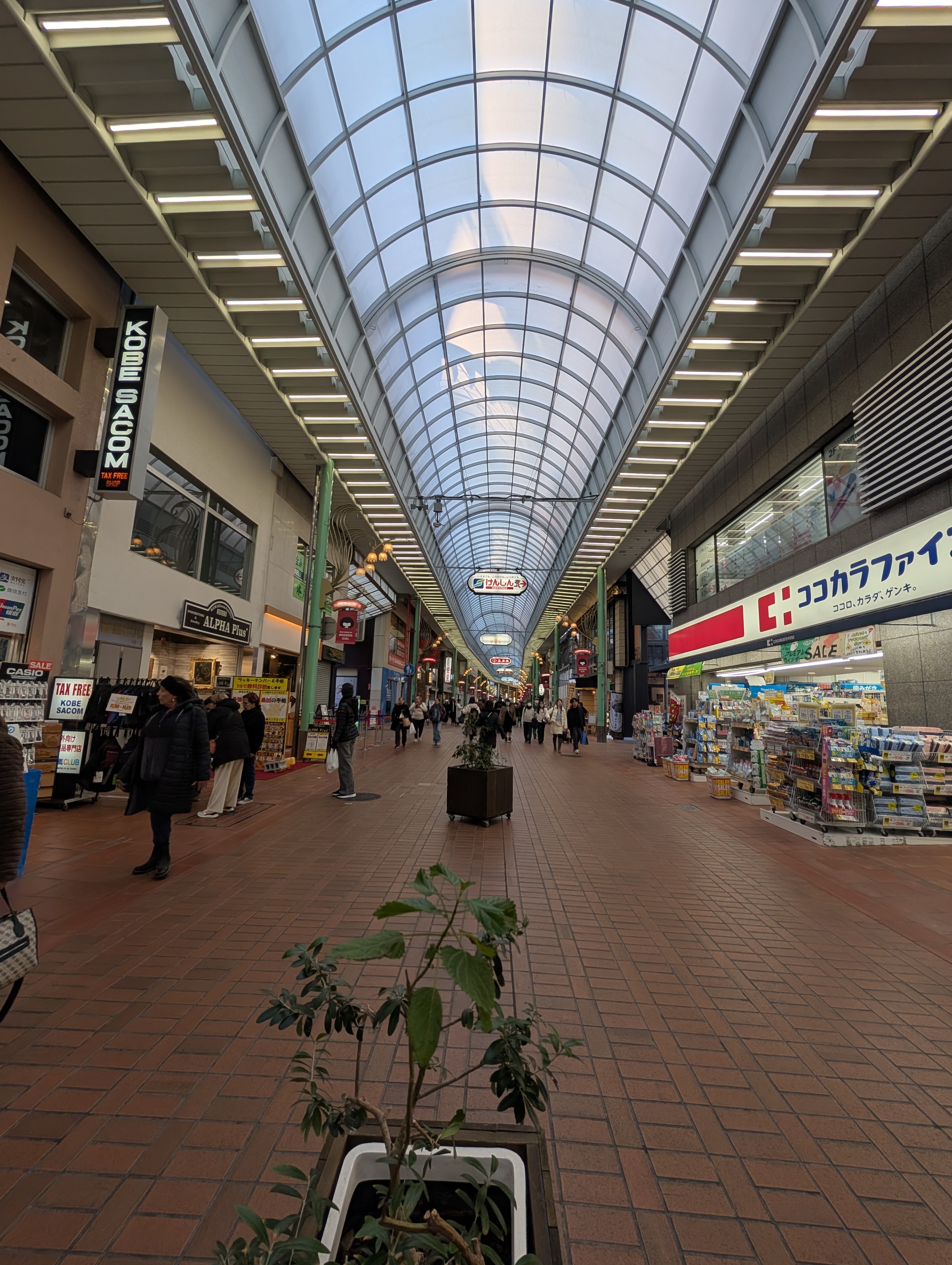 元町（10.89坪）の店舗物件画像 外観・内観1