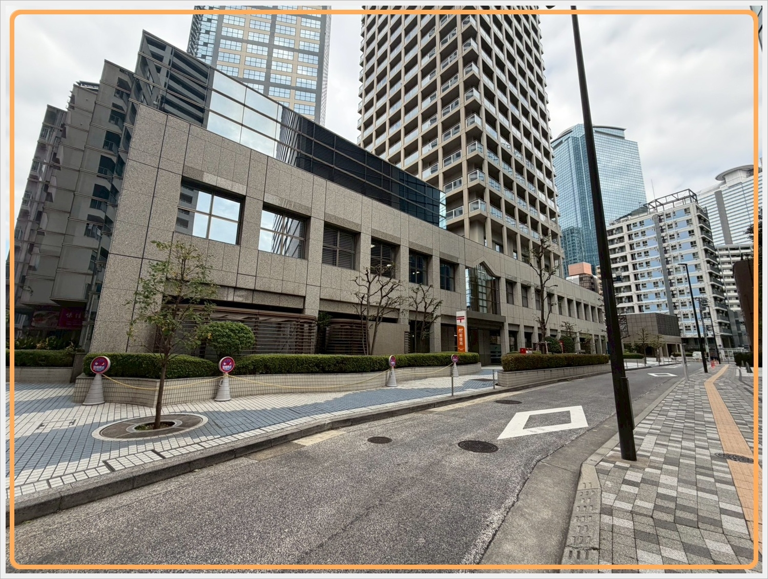 西新宿（15.54坪）の店舗物件画像 外観・内観1