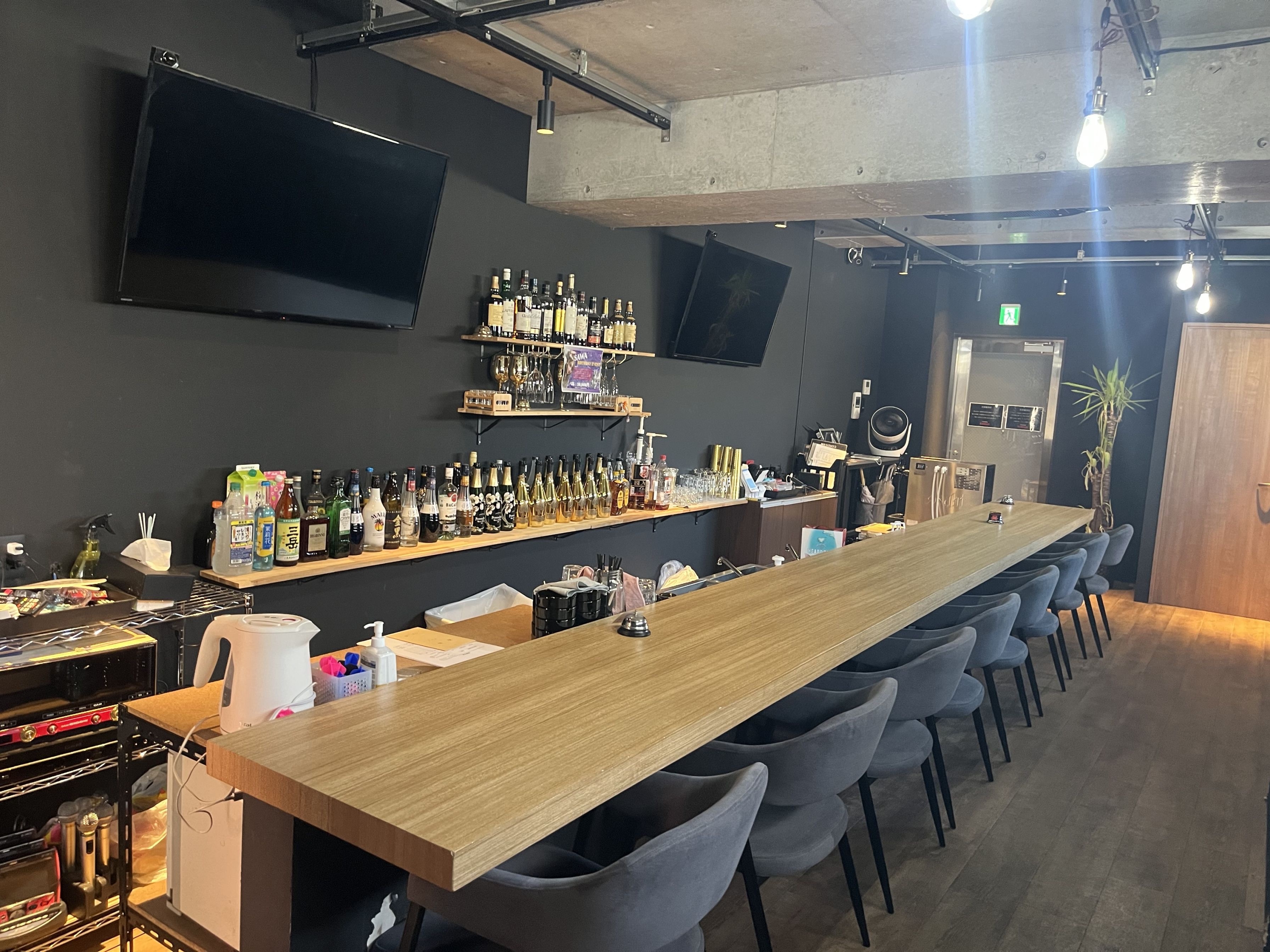 香椎（13.56坪）の店舗物件画像 外観・内観1