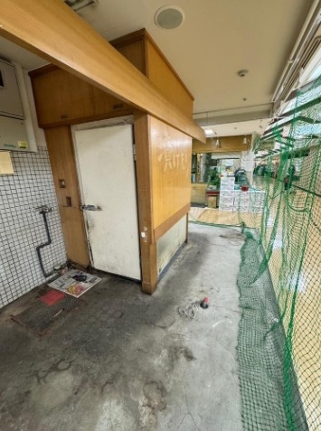 逆瀬川（4.48坪）の店舗物件画像 外観・内観1