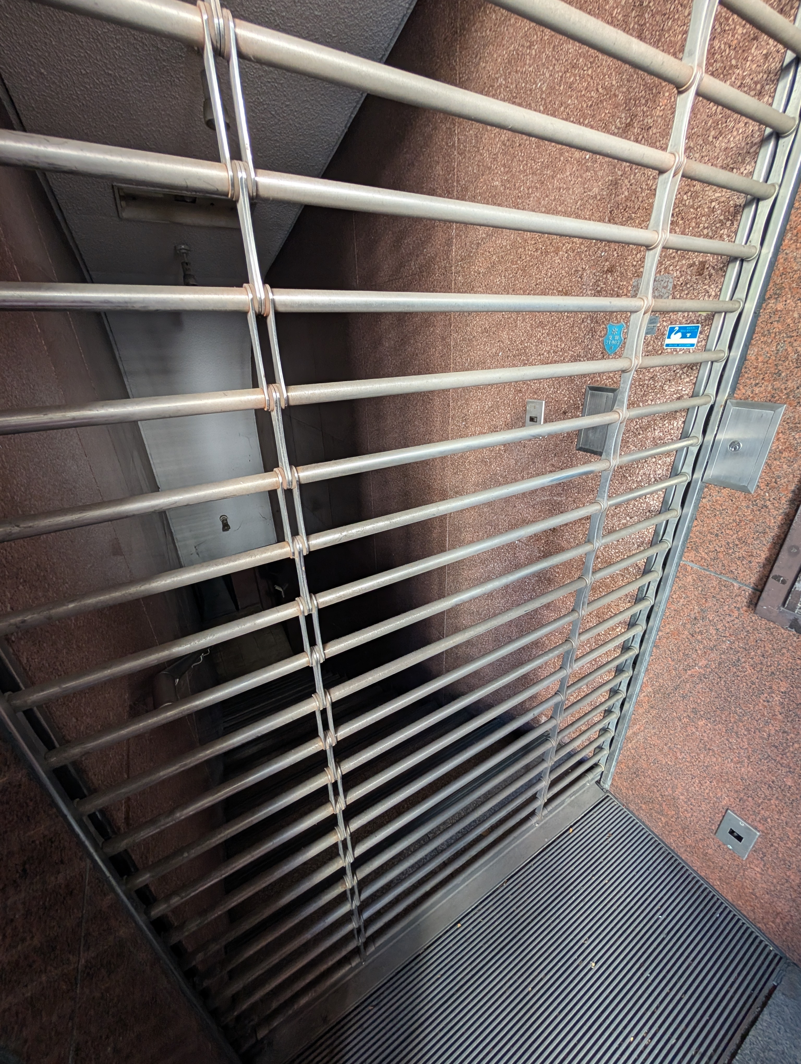 元町（50.43坪）の店舗物件画像 外観・内観1