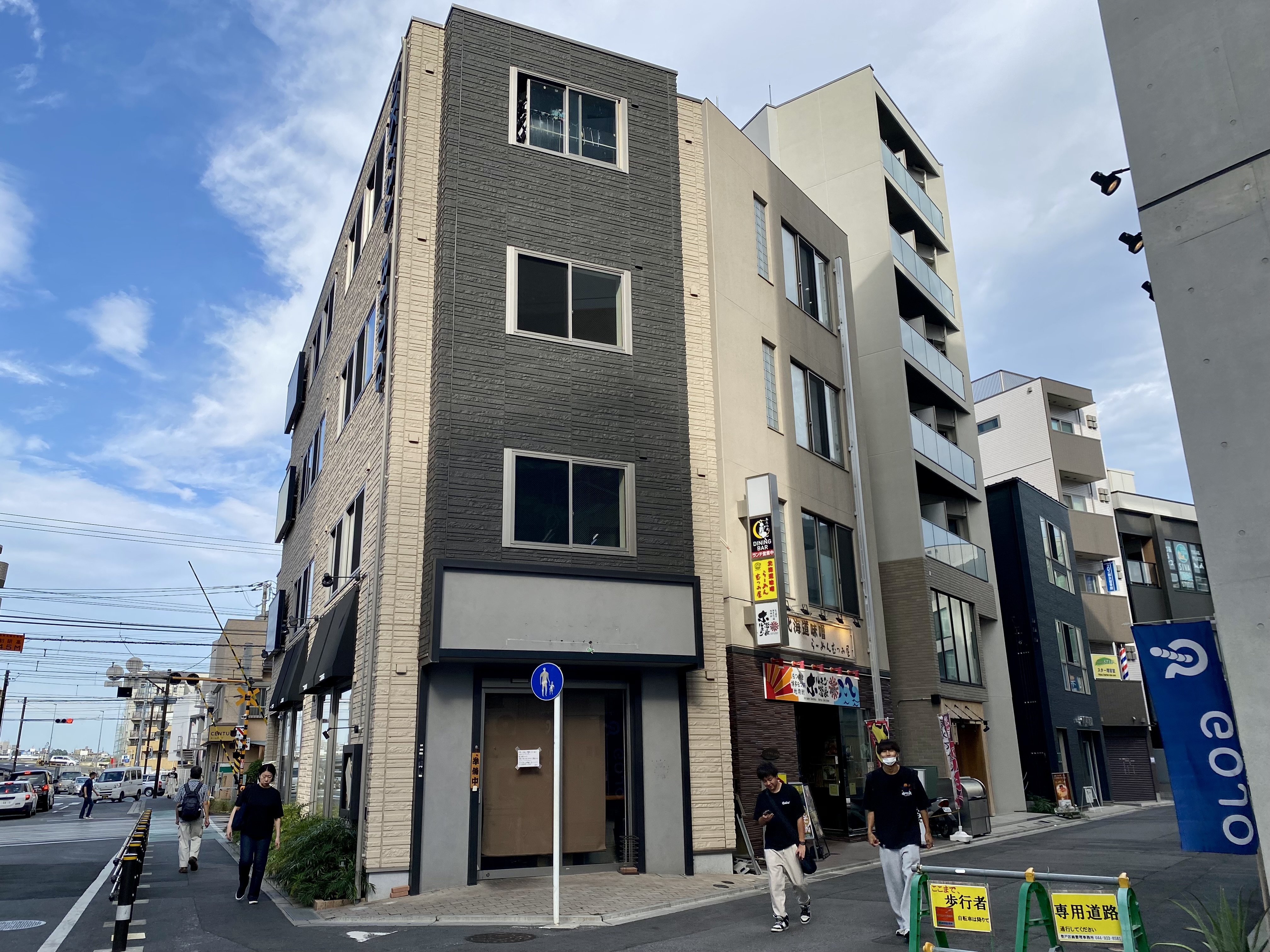 登戸（15坪）の店舗物件画像 外観・内観1