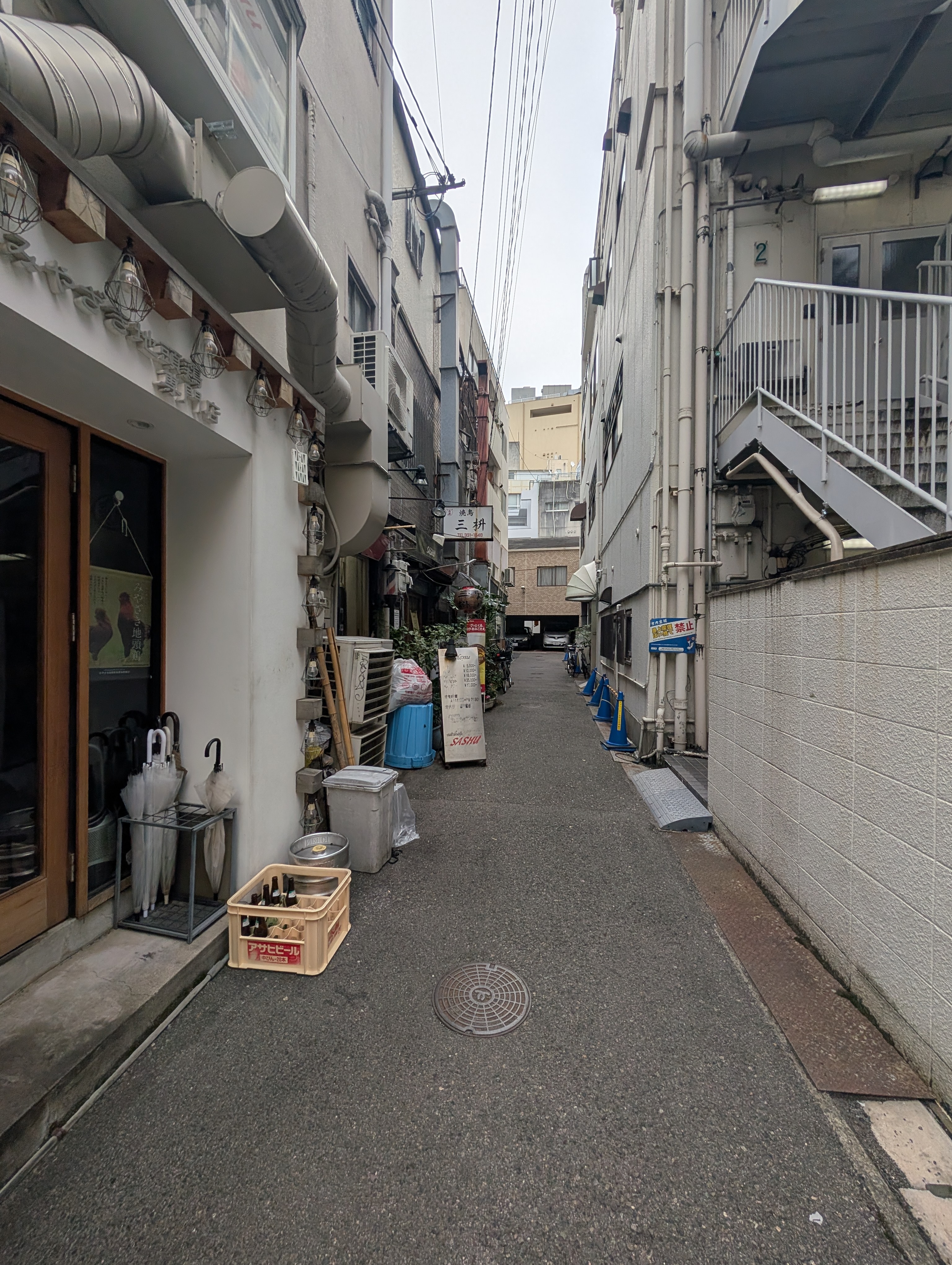 元町（7.56坪）の店舗物件画像 外観・内観1