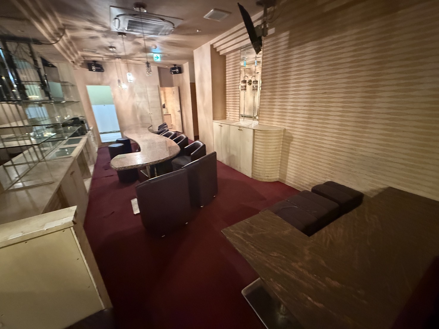 心斎橋（13.4坪）の店舗物件画像 外観・内観1