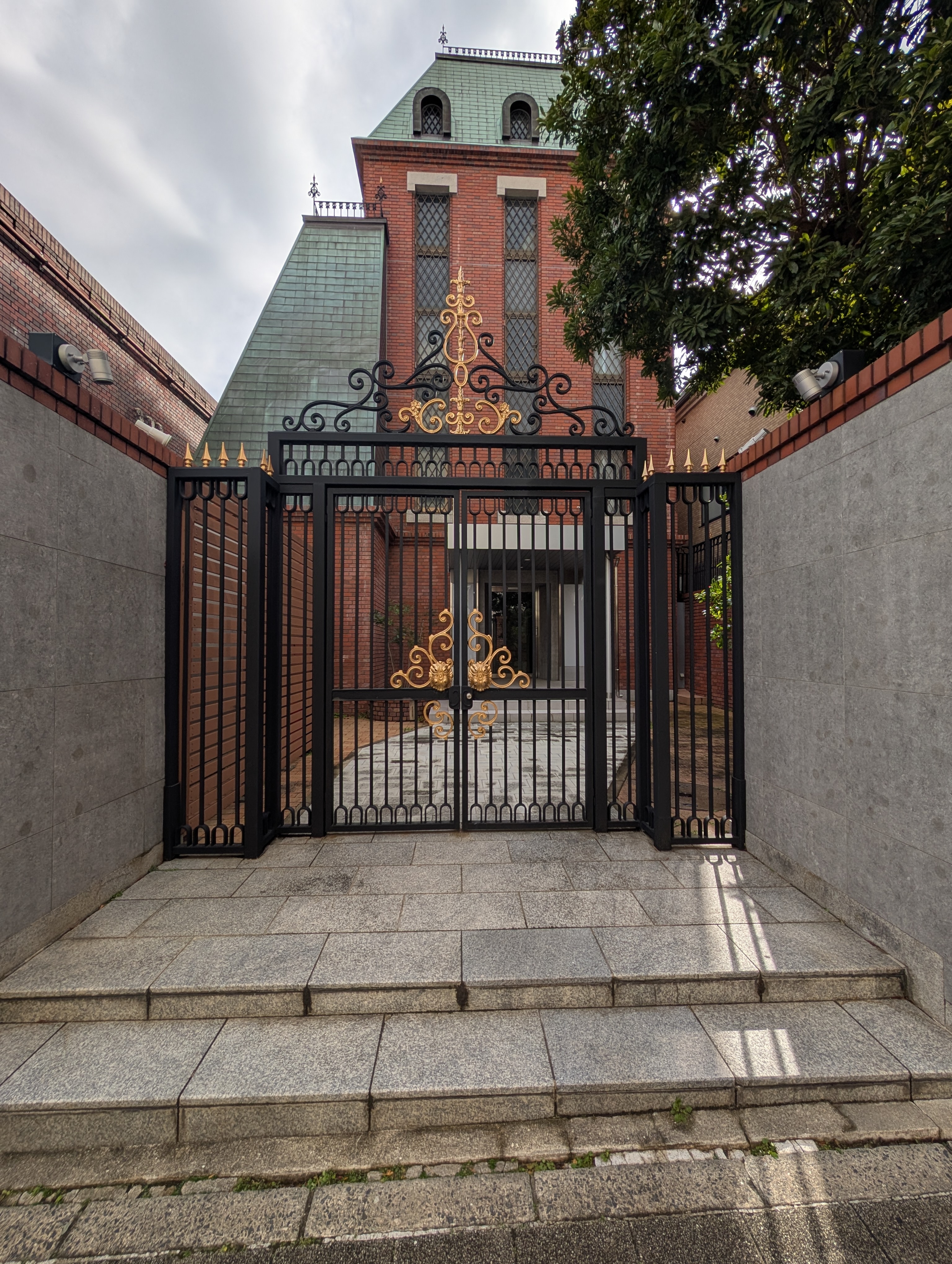 三ノ宮（226.13坪）の店舗物件画像 外観・内観1