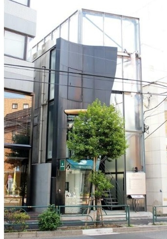 表参道（12.33坪）の店舗物件画像 外観・内観1