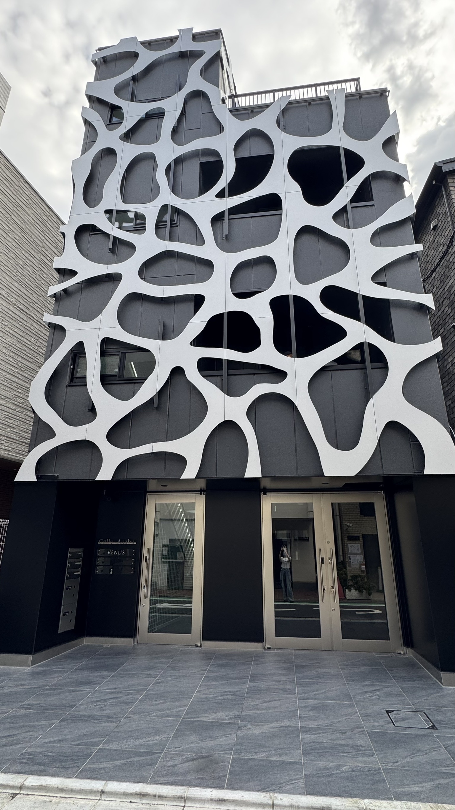 麻布十番（22.27坪）の店舗物件画像 外観・内観1