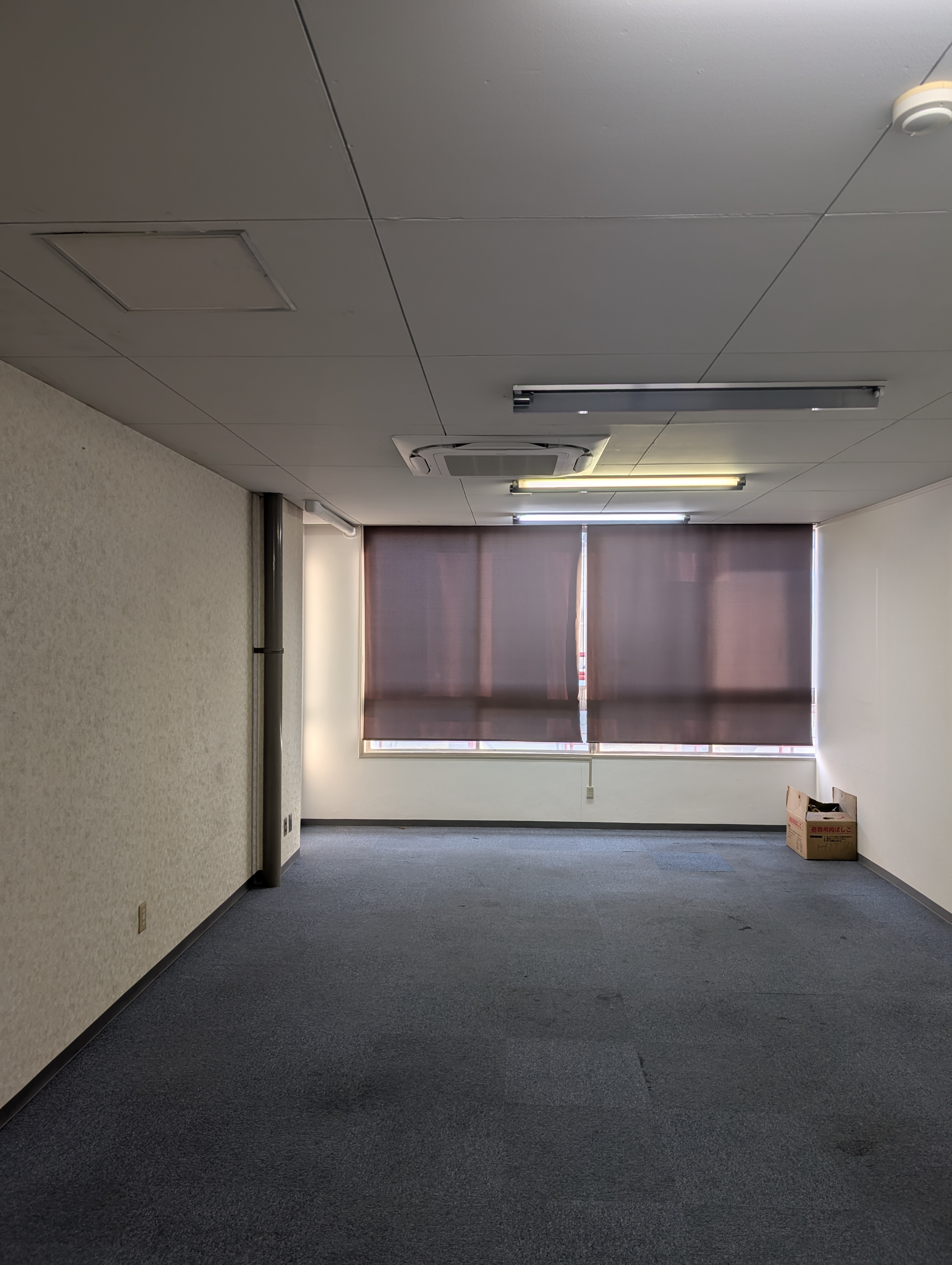 元町（11.2坪）の店舗物件画像 外観・内観1