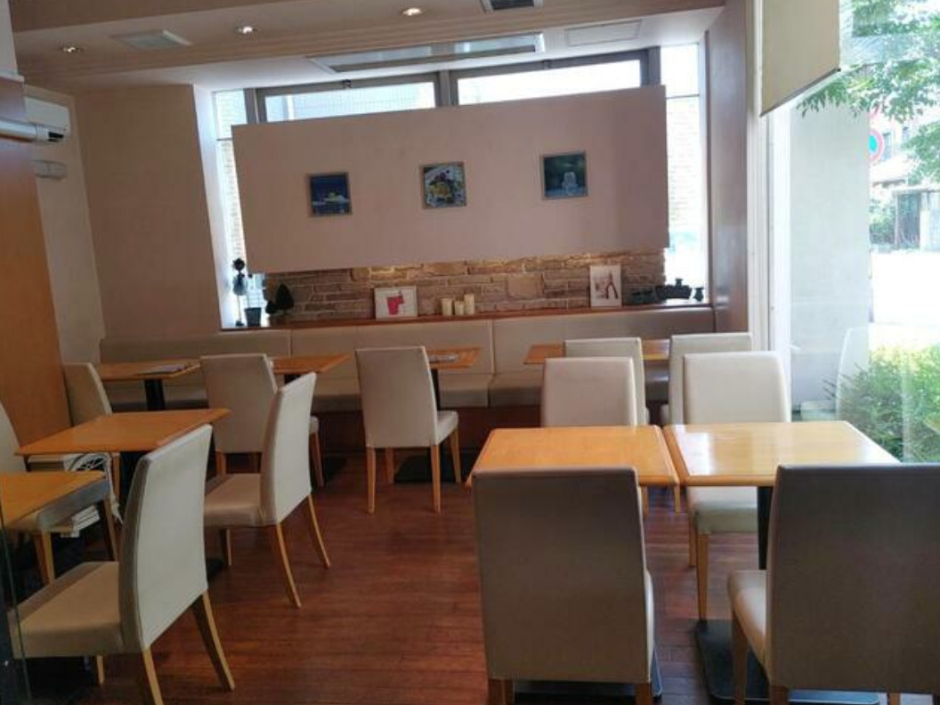 港区役所（11坪）の店舗物件画像 外観・内観1