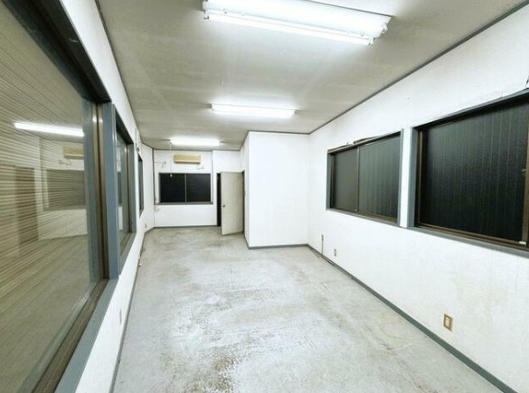 霞ヶ関（8.69坪）の店舗物件画像 外観・内観1