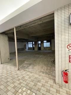 春日原（28.97坪）の店舗物件画像 外観・内観1