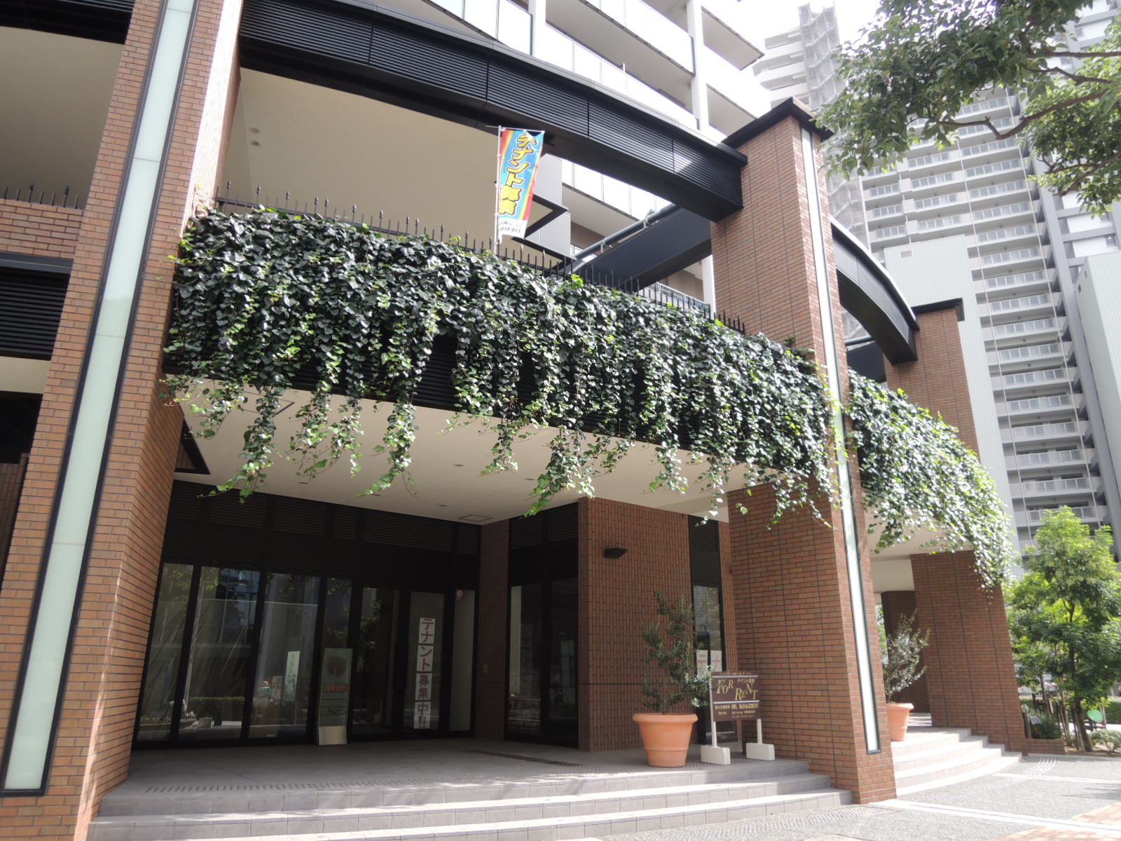 三ノ宮（73.58坪）の店舗物件画像 外観・内観1