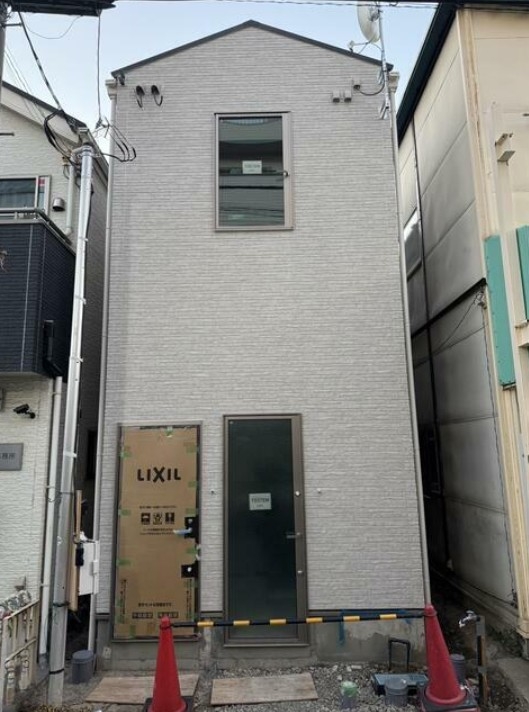 北千住（8坪）の店舗物件画像 外観・内観1