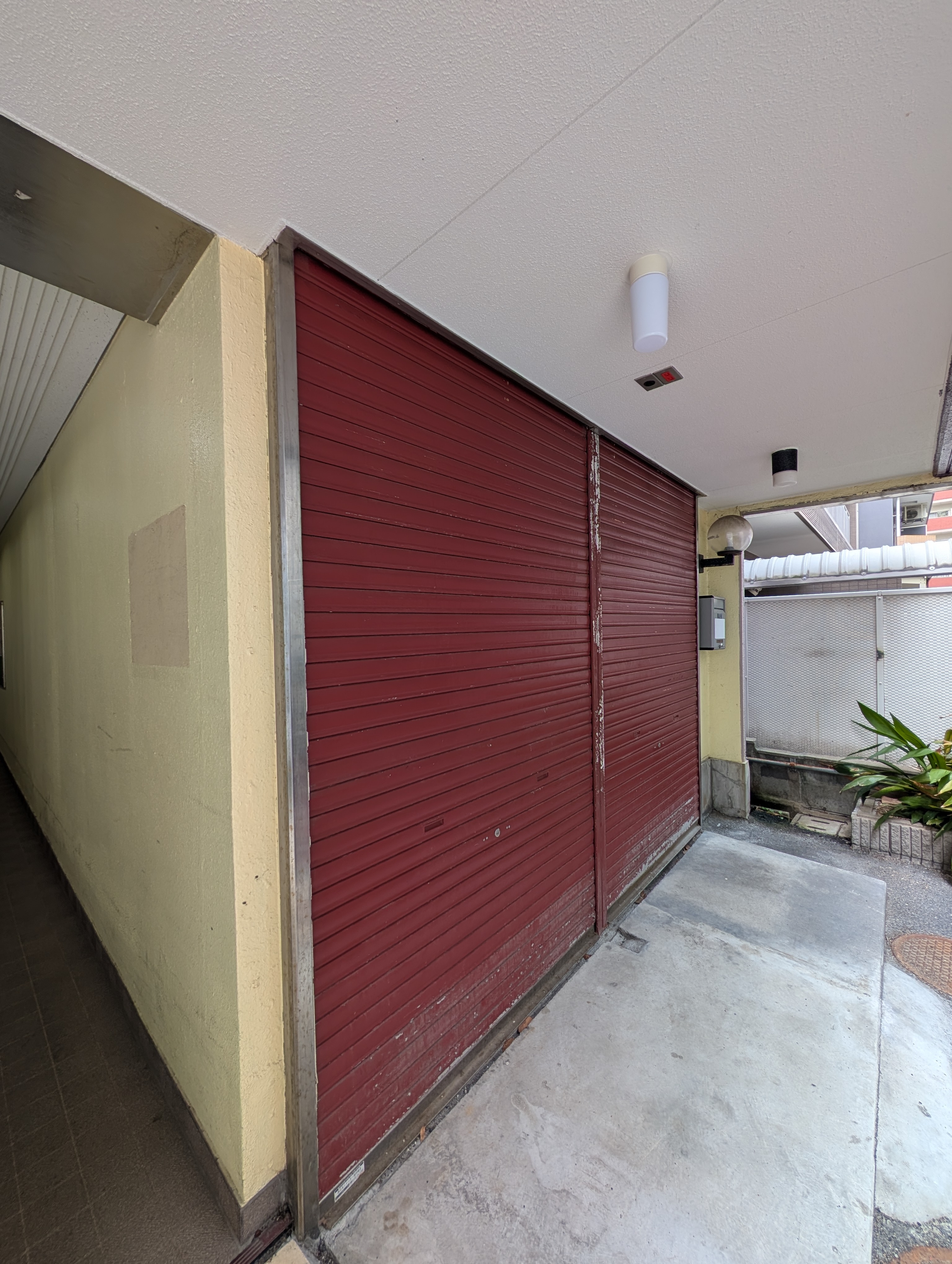 みなと元町（9.31坪）の店舗物件画像 外観・内観1