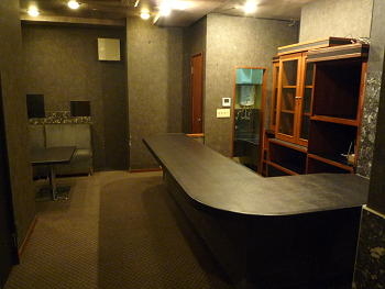 栄町（8.43坪）の店舗物件画像 外観・内観1