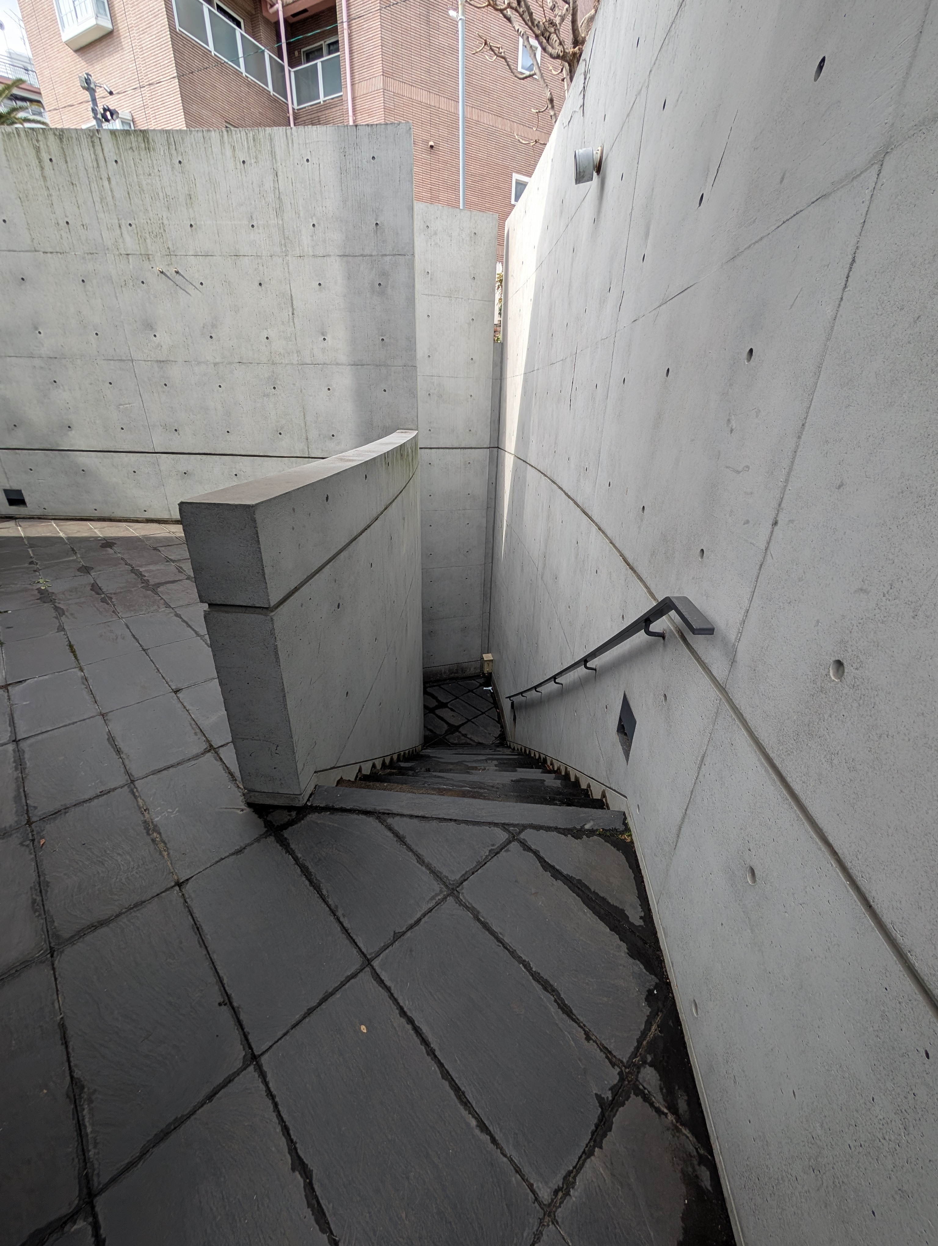 三ノ宮（43.86坪）の店舗物件画像 外観・内観1