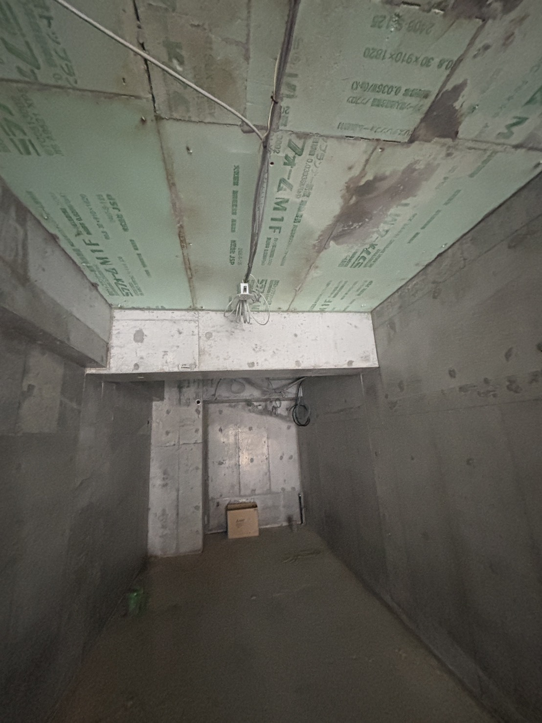 淀屋橋（10.1坪）の店舗物件画像 外観・内観1