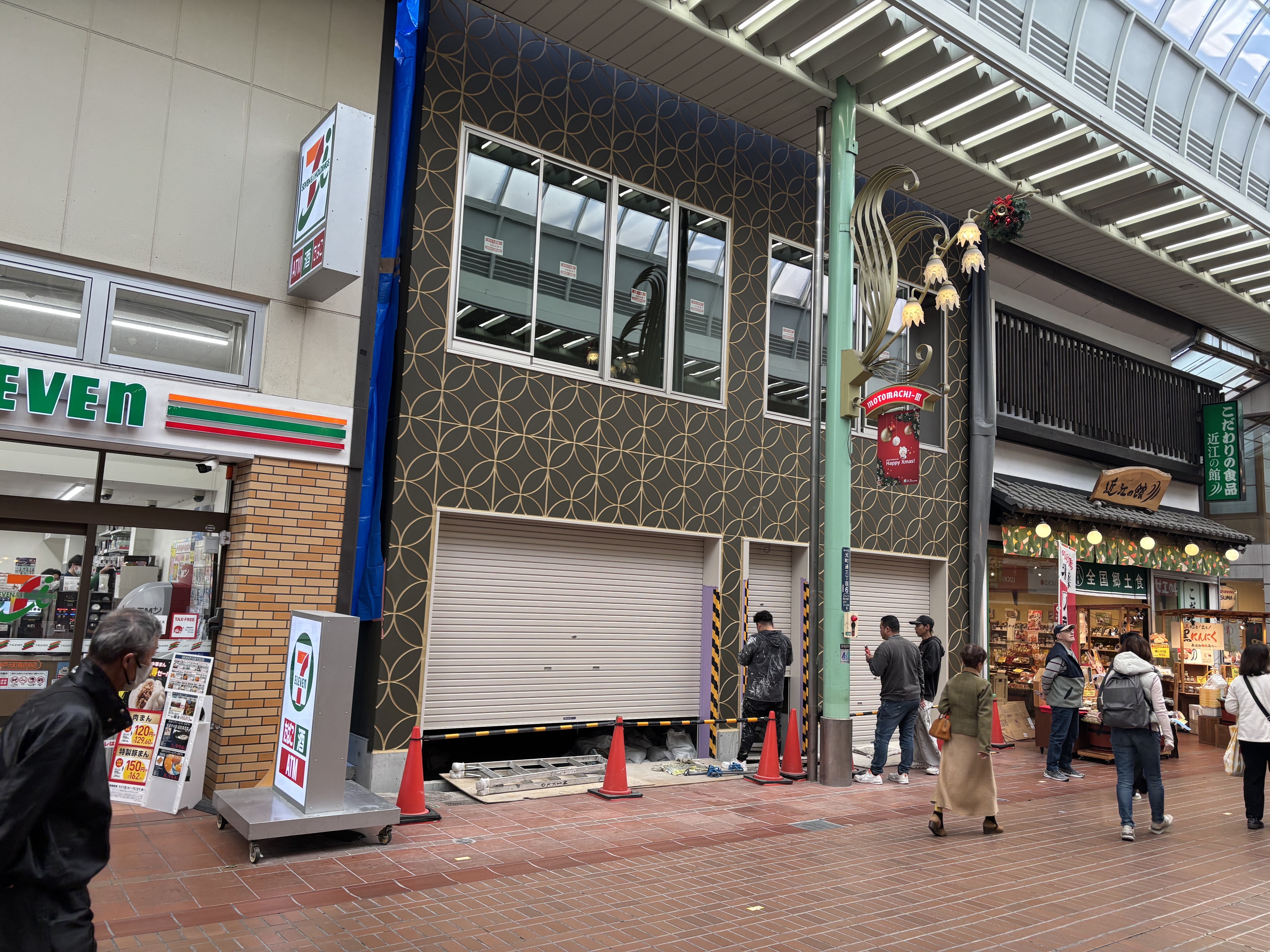 元町（18.27坪）の店舗物件画像 外観・内観1