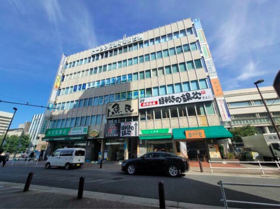 信濃町（45坪）の店舗物件画像 外観・内観1