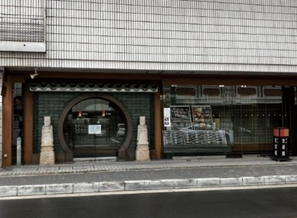 江坂（101坪）の店舗物件画像 外観・内観1