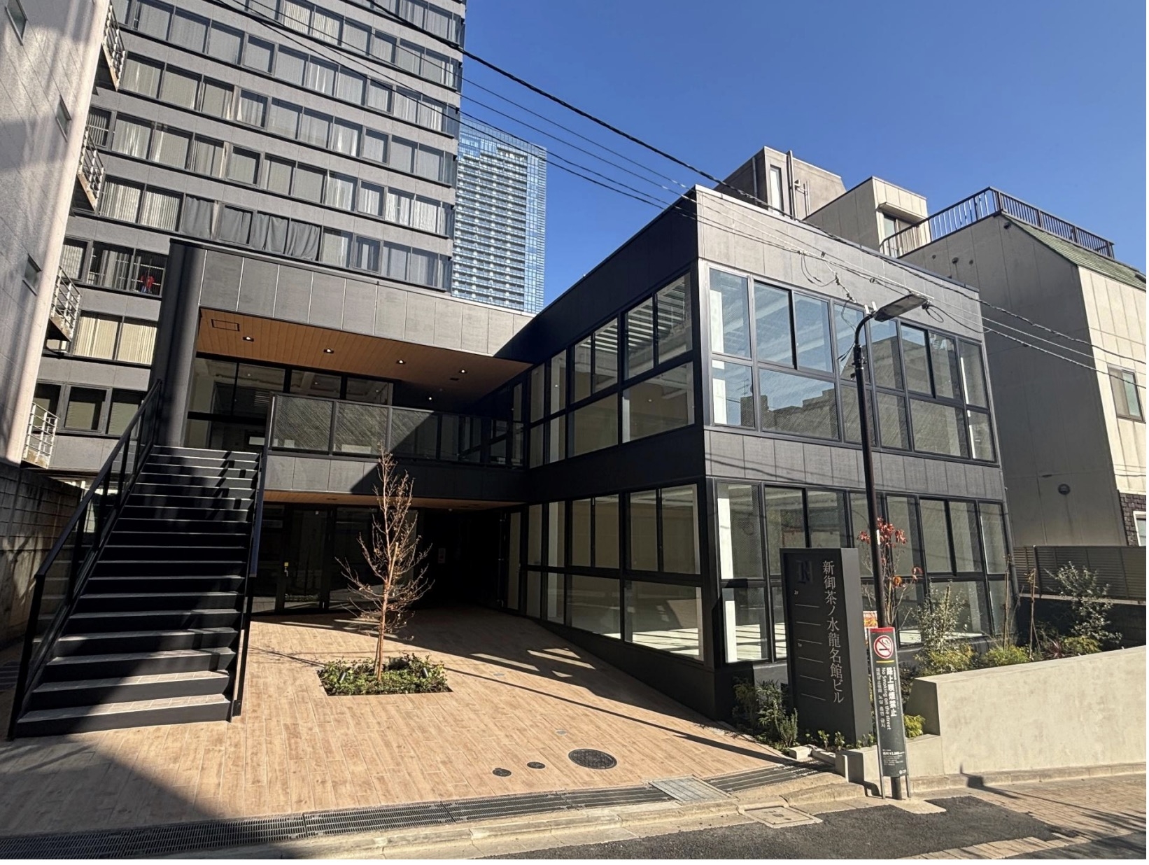 新御茶ノ水（16坪）の店舗物件画像 外観・内観1