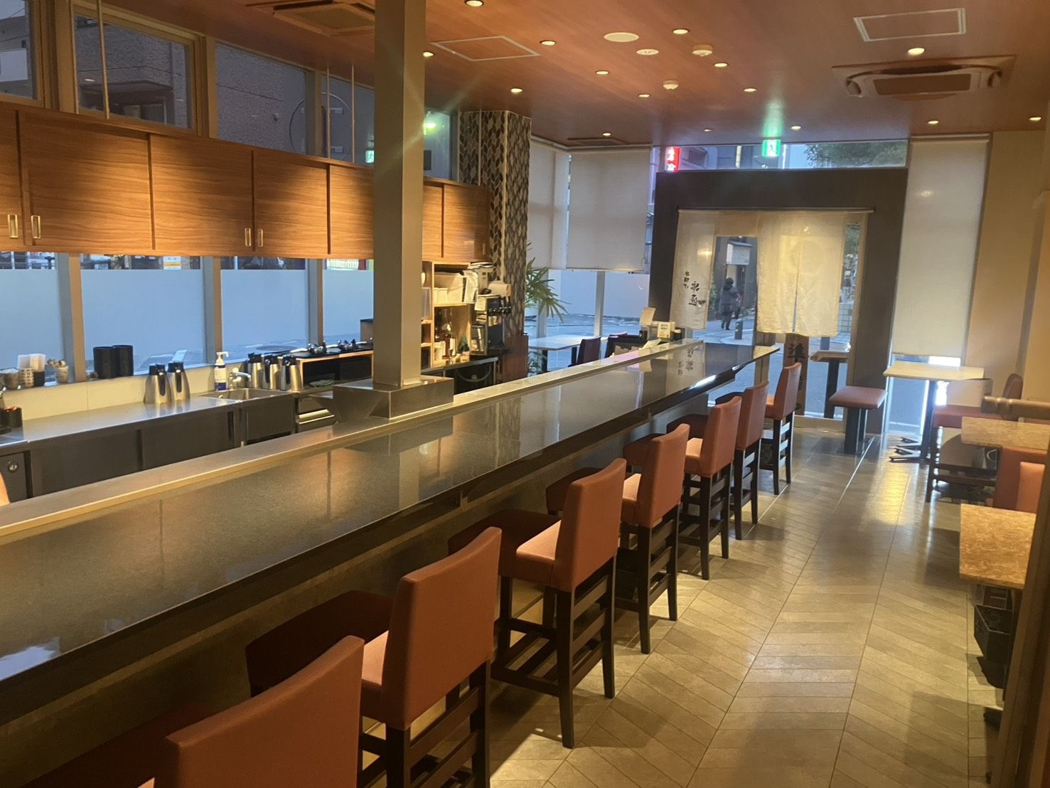 中洲川端（18.99坪）の店舗物件画像 外観・内観1