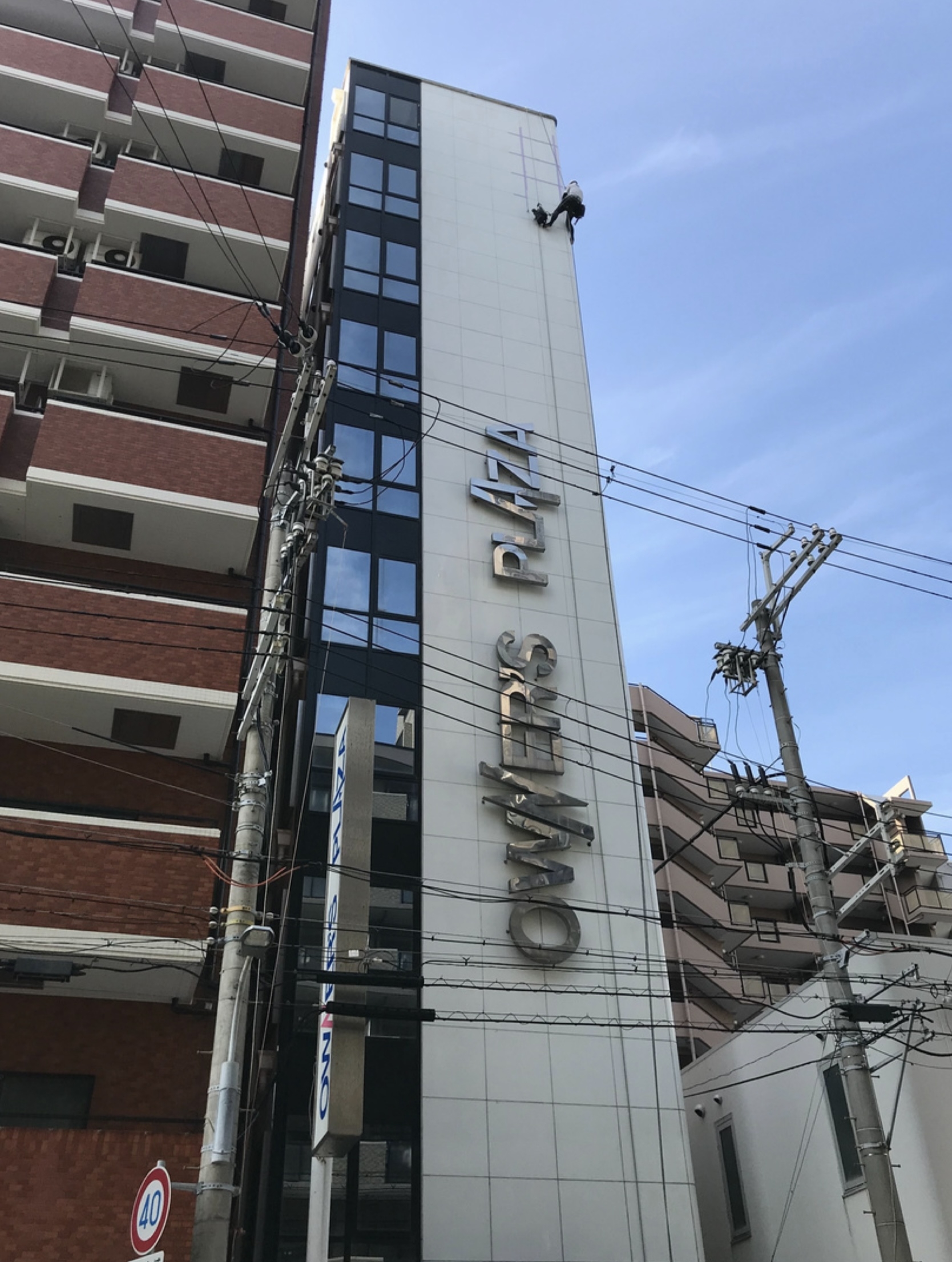 西明石（8.17坪）の店舗物件画像 外観・内観1