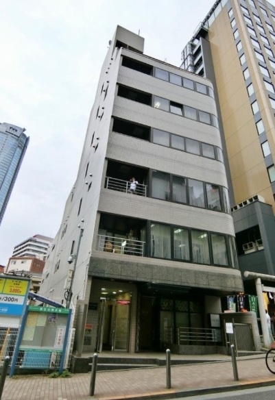 六本木（15.9坪）の店舗物件画像 外観・内観1