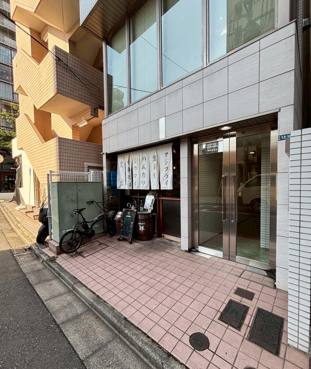 恵比寿（10.85坪）の店舗物件画像 外観・内観1