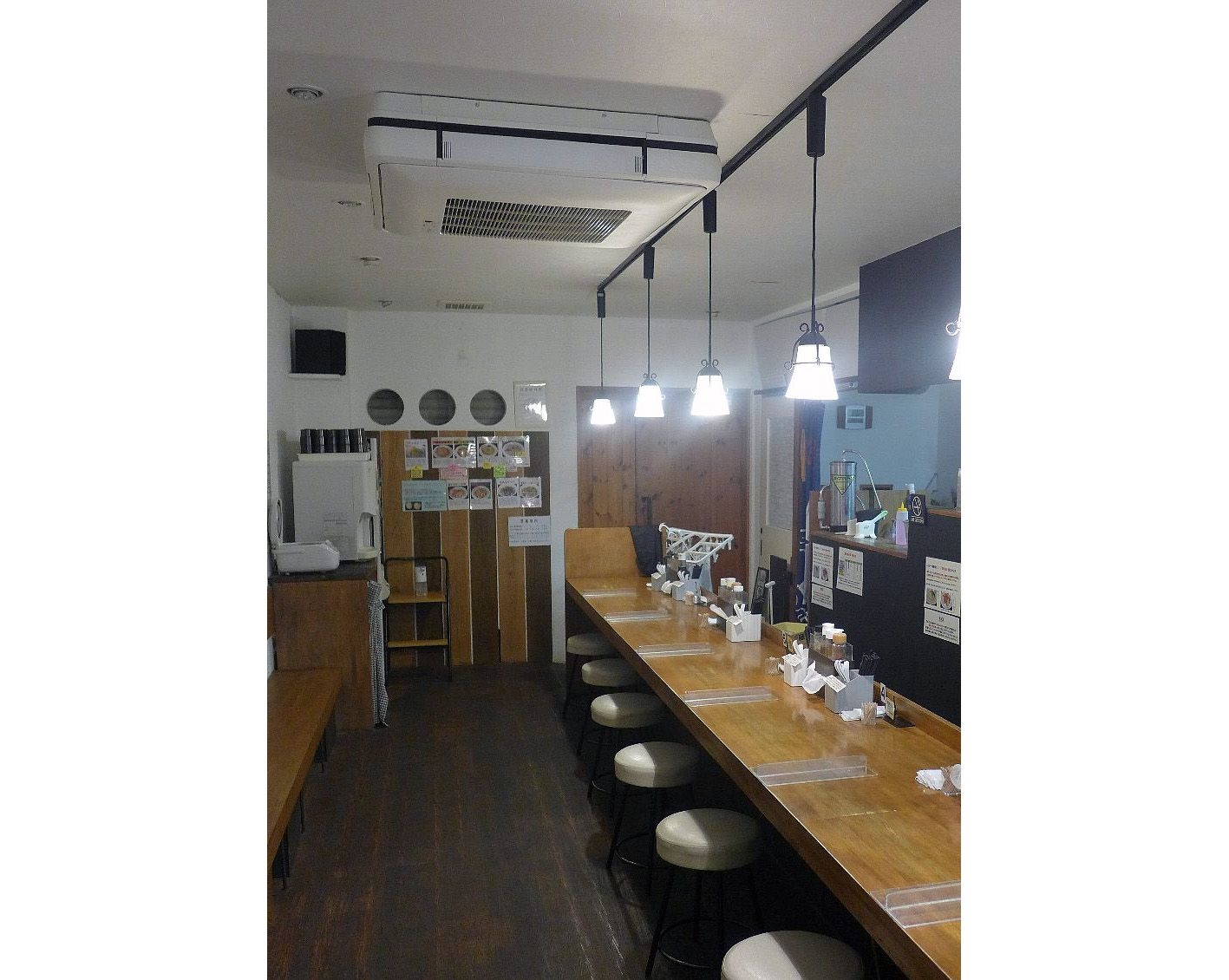 新那加（14.36坪）の店舗物件画像 外観・内観1