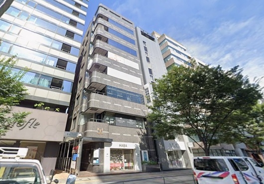 表参道（25.85坪）の店舗物件画像 外観・内観1