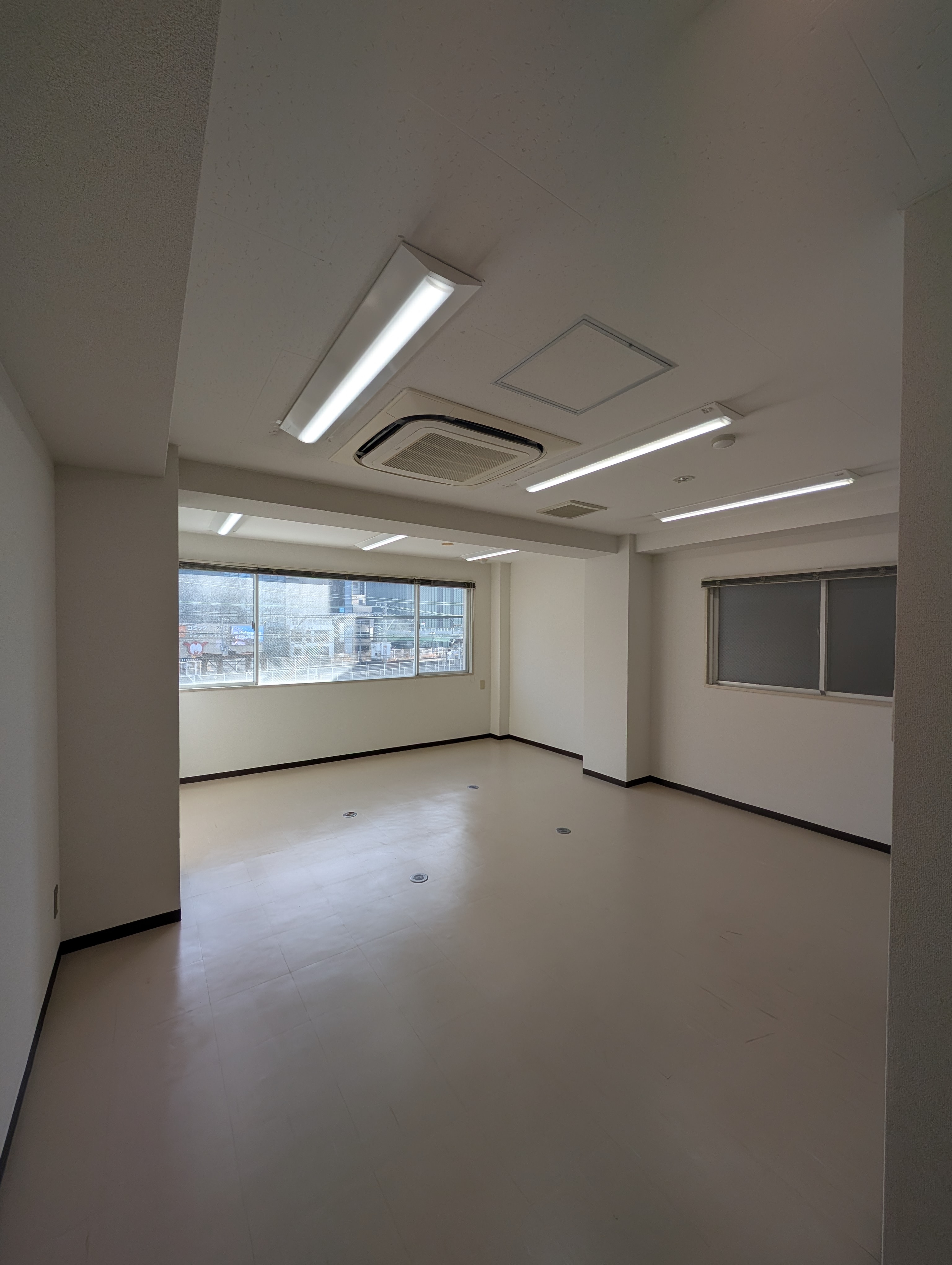 三ノ宮（8.82坪）の店舗物件画像 外観・内観1