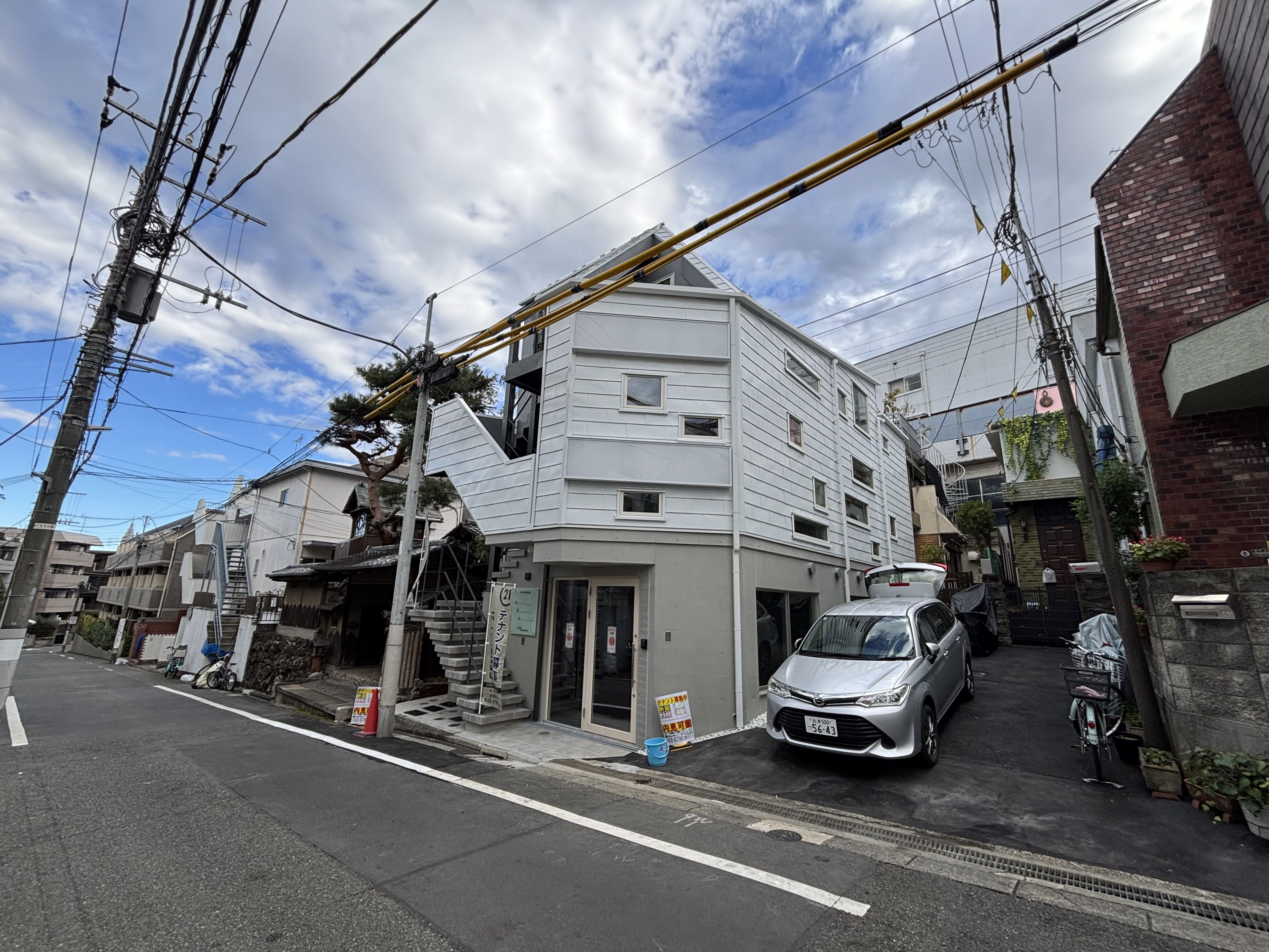 代々木上原（18.66坪）の店舗物件画像 外観・内観1