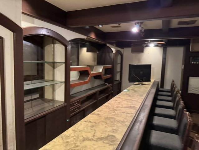 三ノ宮（8.66坪）の店舗物件画像 外観・内観1