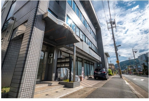 東野（42.65坪）の店舗物件画像 外観・内観1