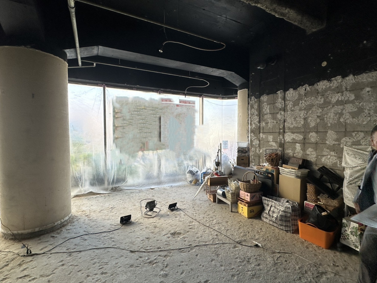 天王寺（15坪）の店舗物件画像 外観・内観1