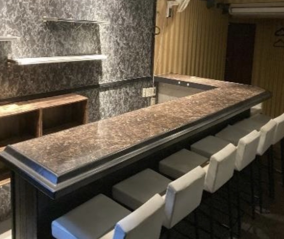 神戸三宮（9坪）の店舗物件画像 外観・内観1