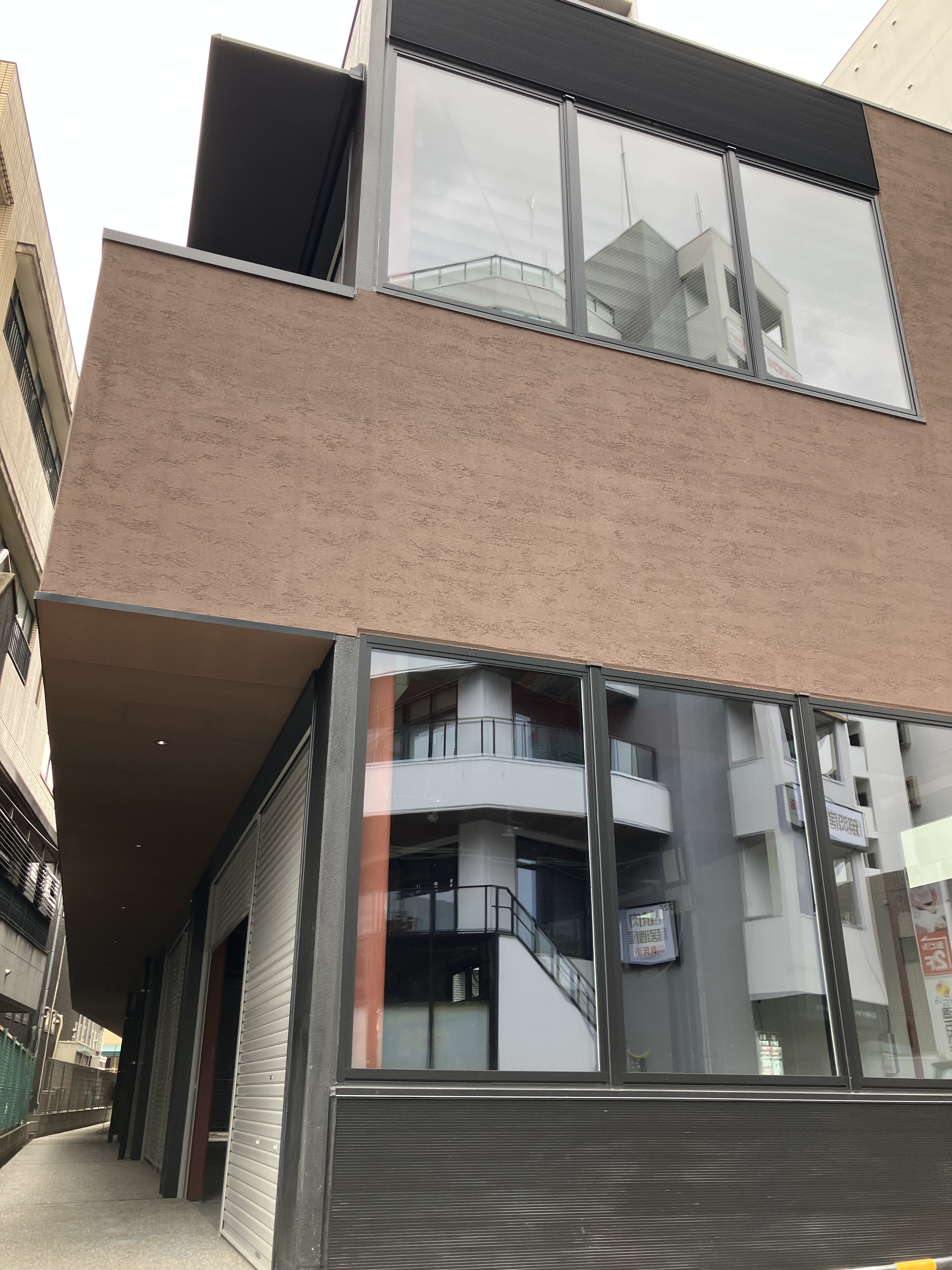 西鉄香椎（12.36坪）の店舗物件画像 外観・内観1