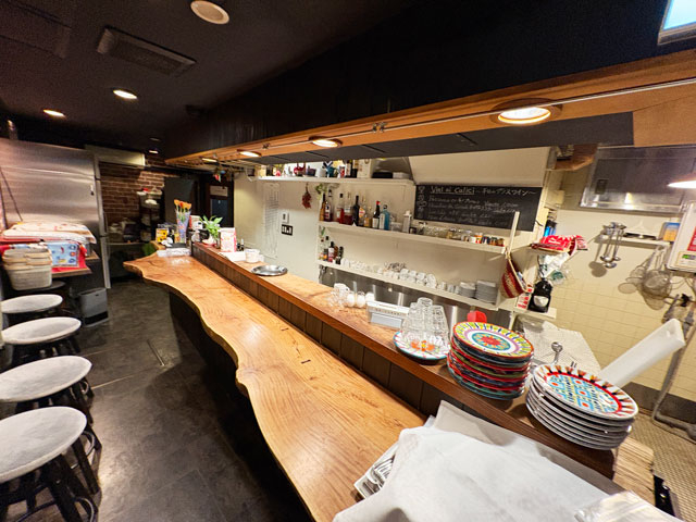 京橋（13.7坪）の店舗物件画像 外観・内観1