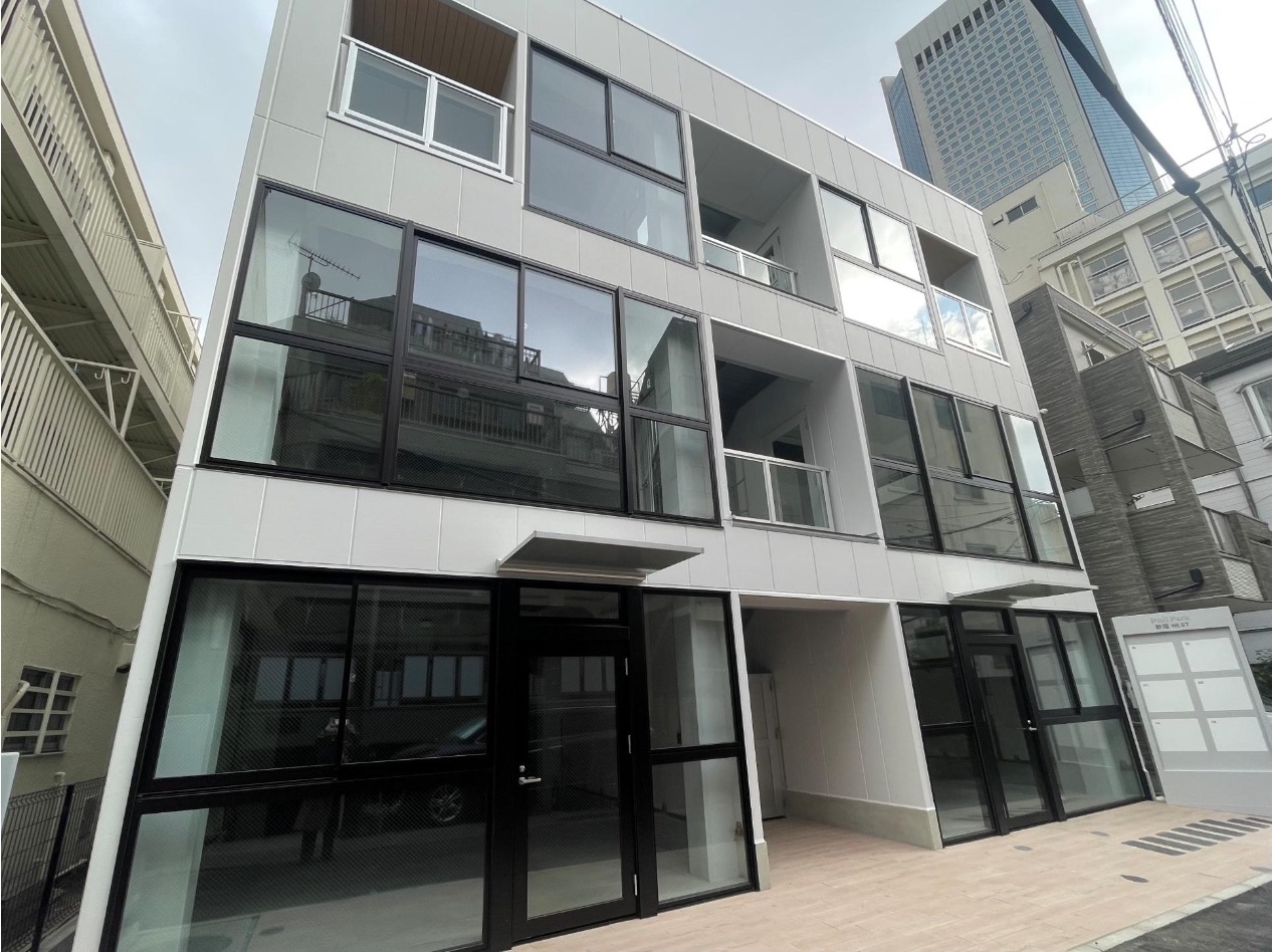 初台（14.01坪）の店舗物件画像 外観・内観1