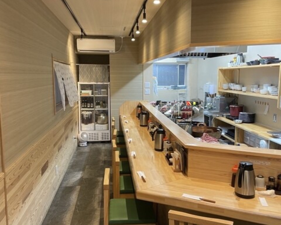 箱崎九大前（12.79坪）の店舗物件画像 外観・内観1