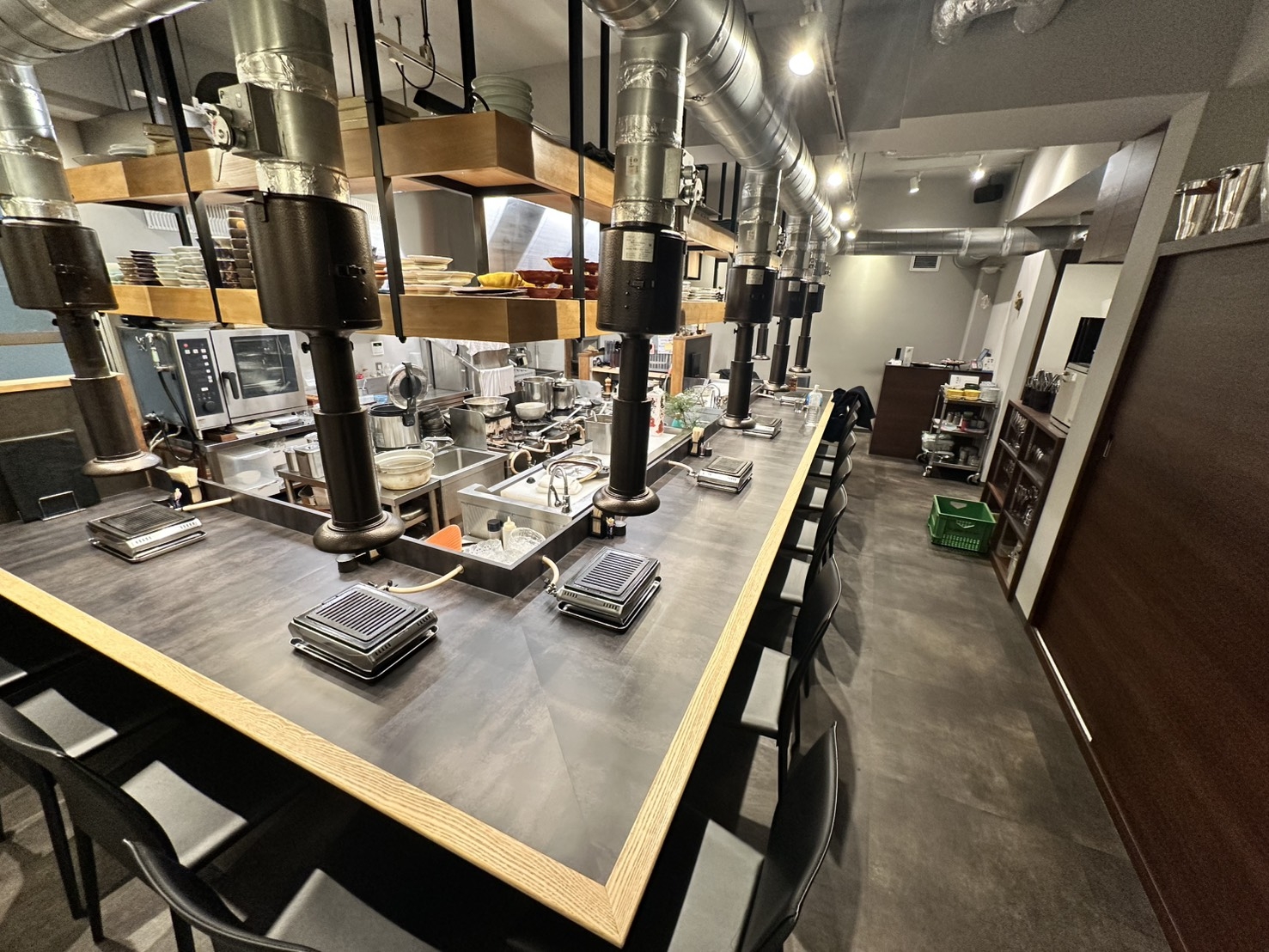 中崎町（21.17坪）の店舗物件画像 外観・内観1