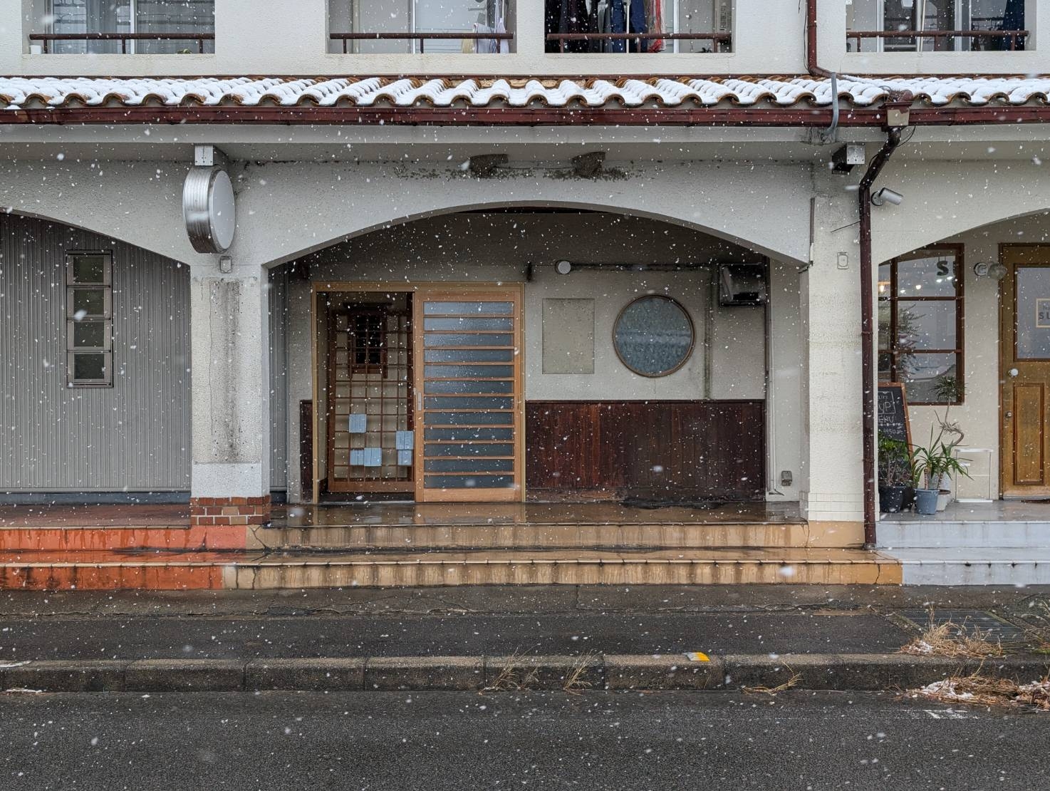 洛西口（9.8坪）の店舗物件画像 外観・内観1