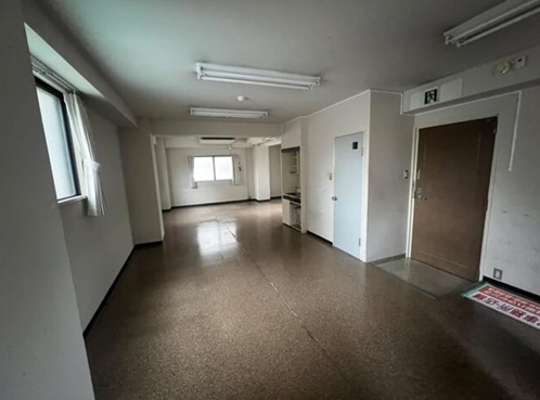 西宮（13.47坪）の店舗物件画像 外観・内観1