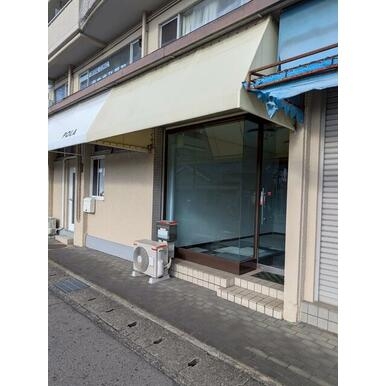 山陽姫路（4.24坪）の店舗物件画像 外観・内観1