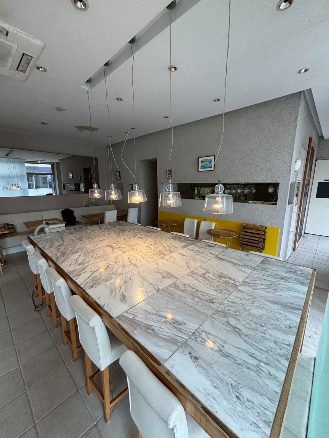 海浜幕張（25坪）の店舗物件画像 外観・内観1