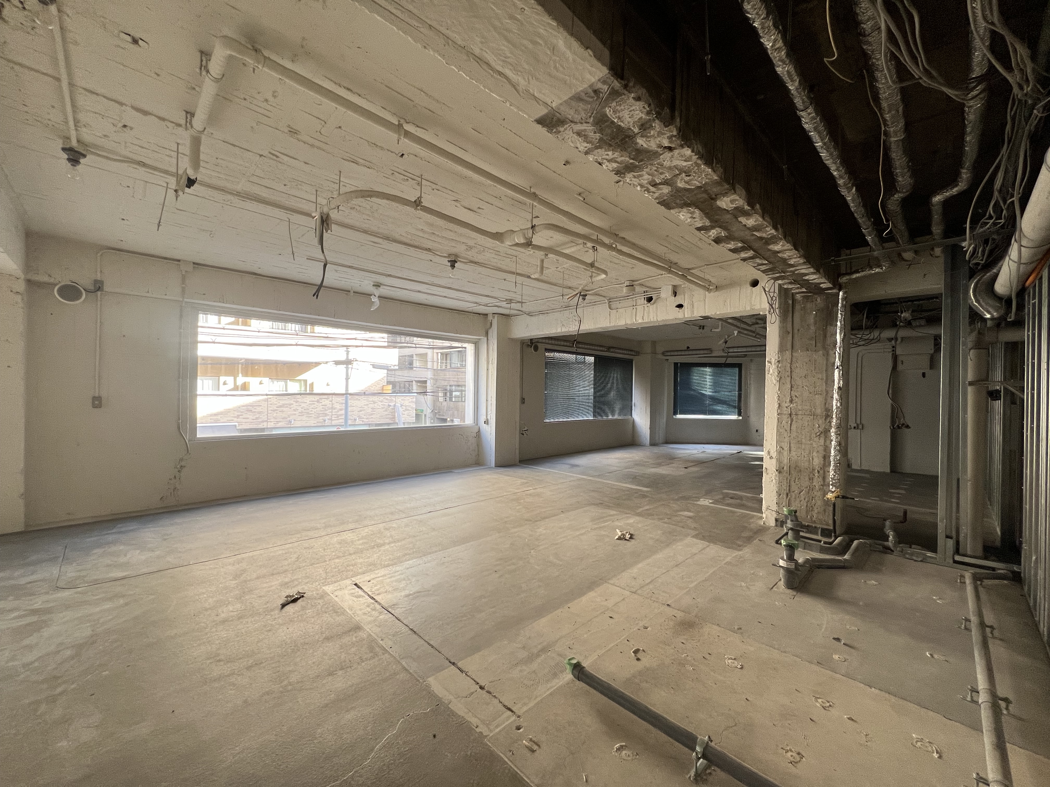 四ツ橋（37坪）の店舗物件画像 外観・内観1